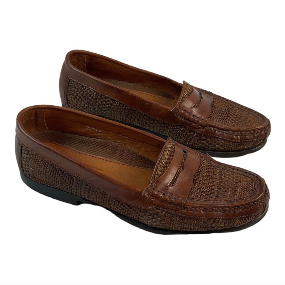 Johnston & Murphy Unisex  Brown Leather Loafer shoes SIZE 8M Made in Italy.